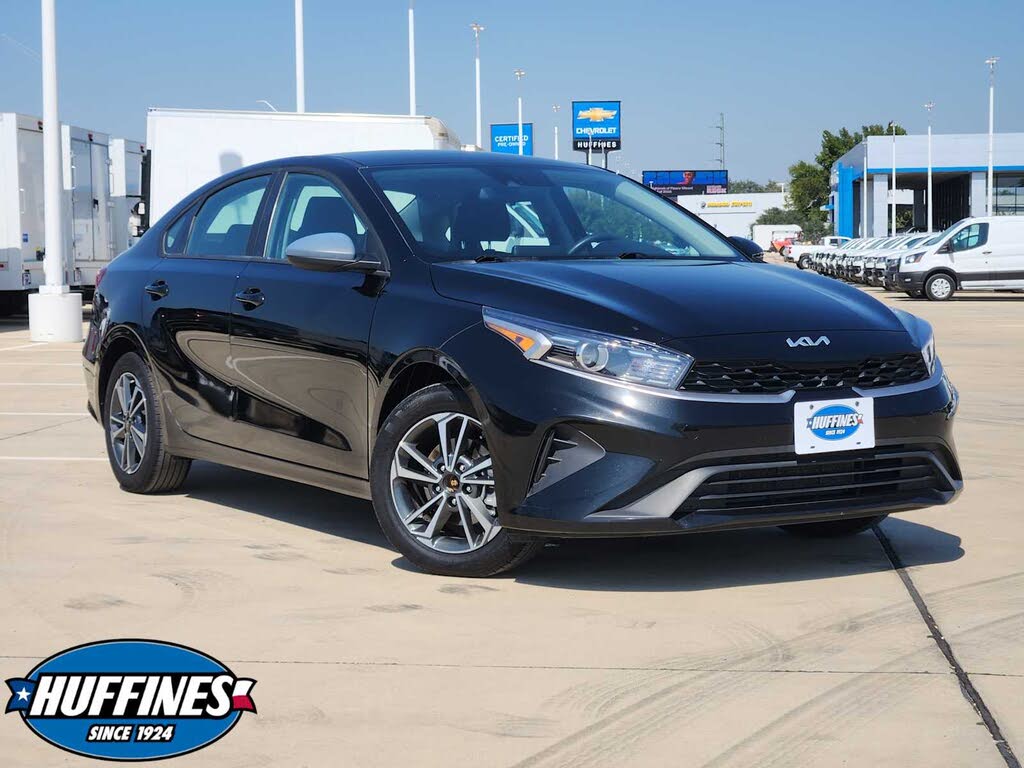 2024 Kia Forte LXS FWD