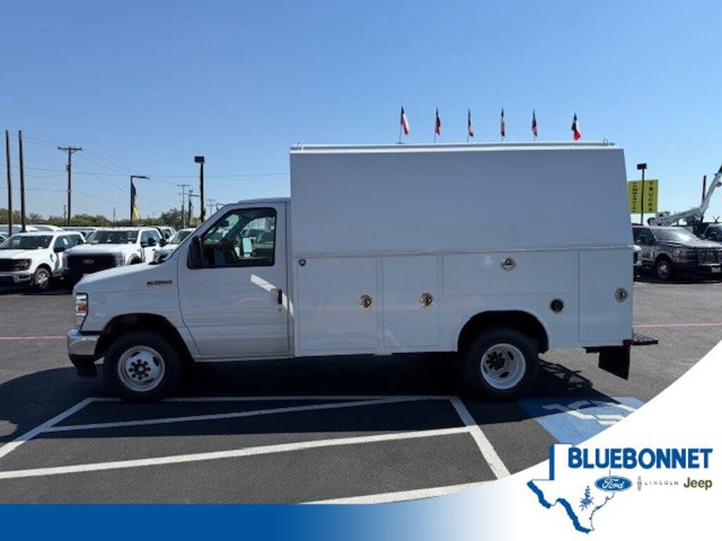 2026 Ford E-Series Chassis E-350 SD Cutaway 138 DRW RWD