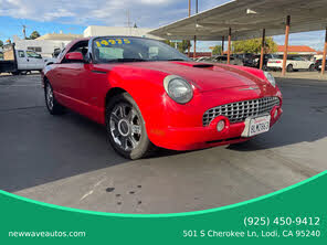 Ford Thunderbird Deluxe RWD