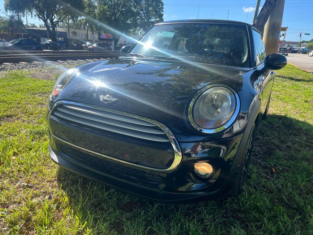 2015 MINI Cooper 2-Door Hatchback FWD