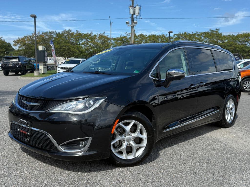 2020 Chrysler Pacifica Limited FWD
