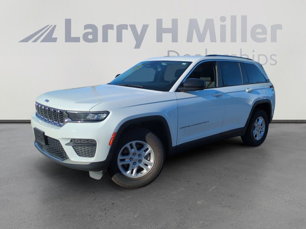 2023 Jeep Grand Cherokee Laredo 4WD