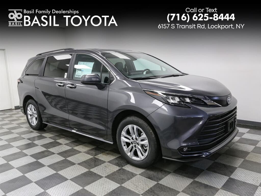 2025 Toyota Sienna XLE 7-Passenger AWD