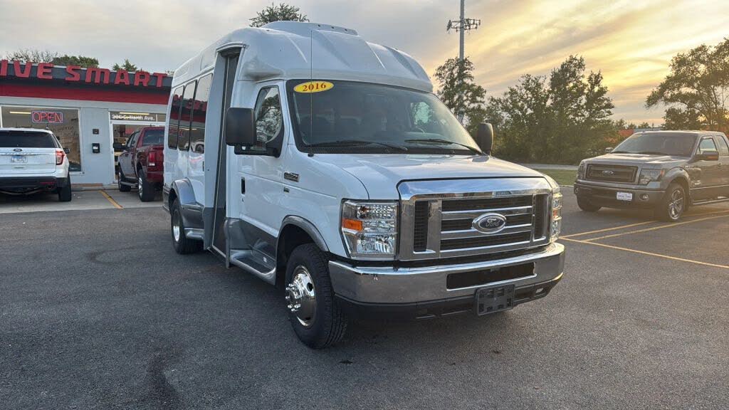 2016 Ford E-Series Chassis E-350 Super Duty 138 Cutaway RWD