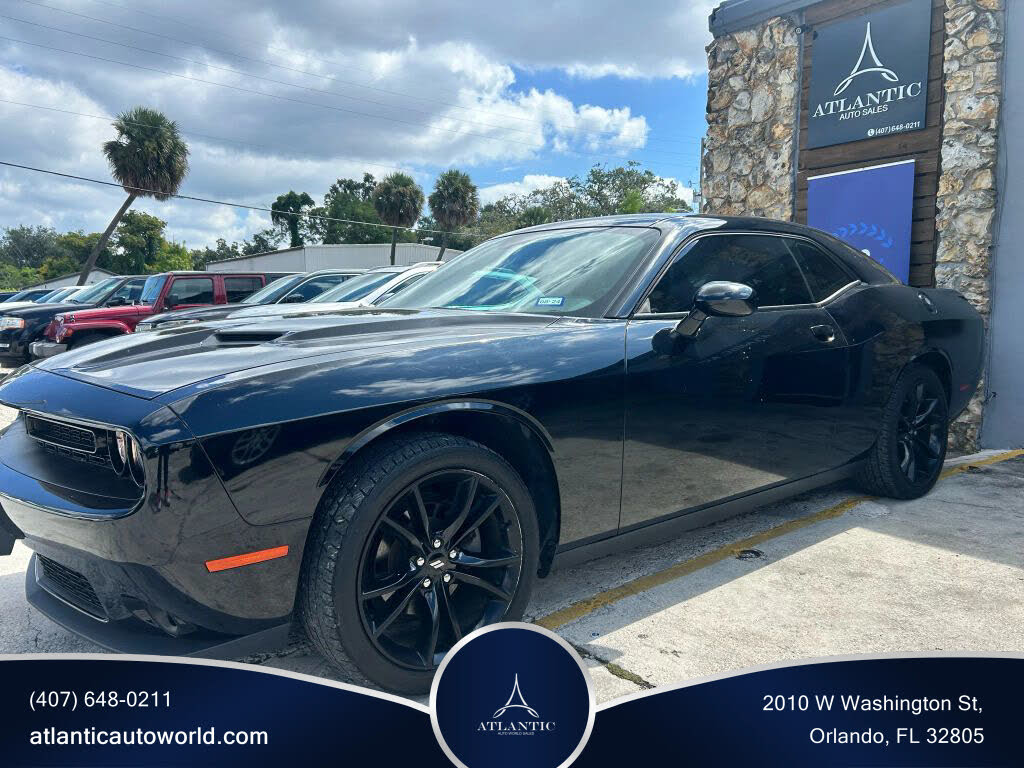 2018 Dodge Challenger SXT RWD