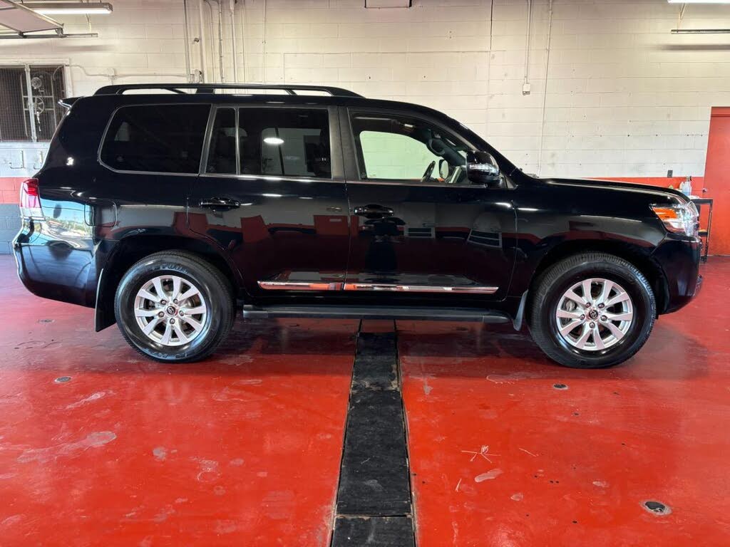 2017 Toyota Land Cruiser AWD