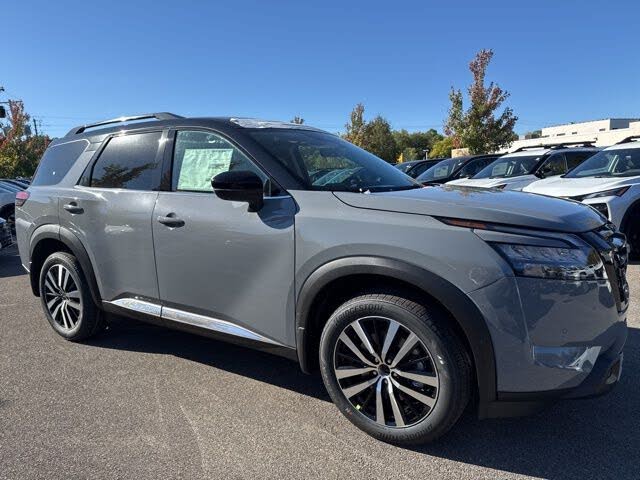 2025 Nissan Pathfinder Platinum 4WD