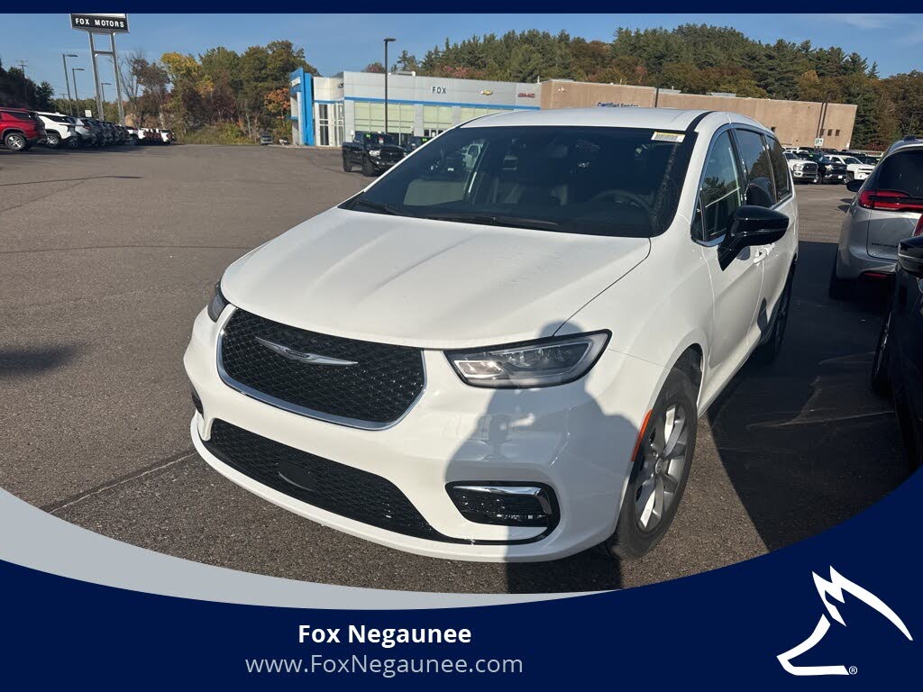 2026 Chrysler Pacifica Select AWD