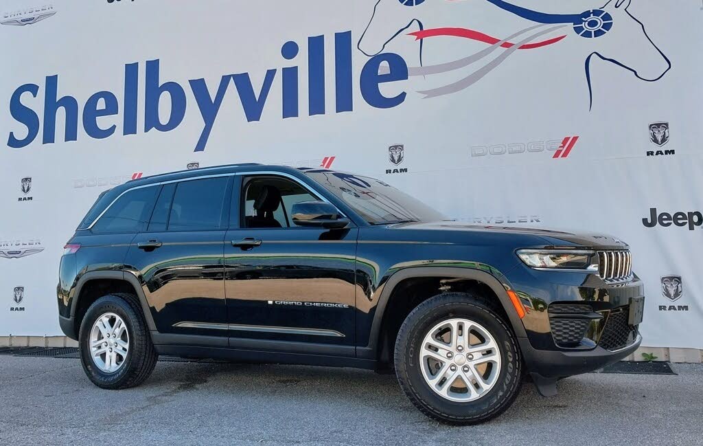 2023 Jeep Grand Cherokee Laredo 4WD