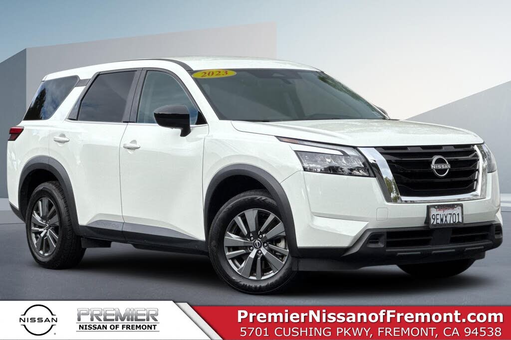 2023 Nissan Pathfinder S FWD