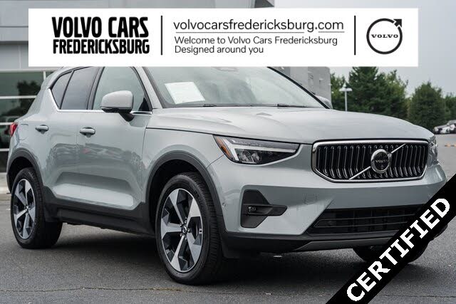 2024 Volvo XC40 B5 Plus Bright Theme AWD