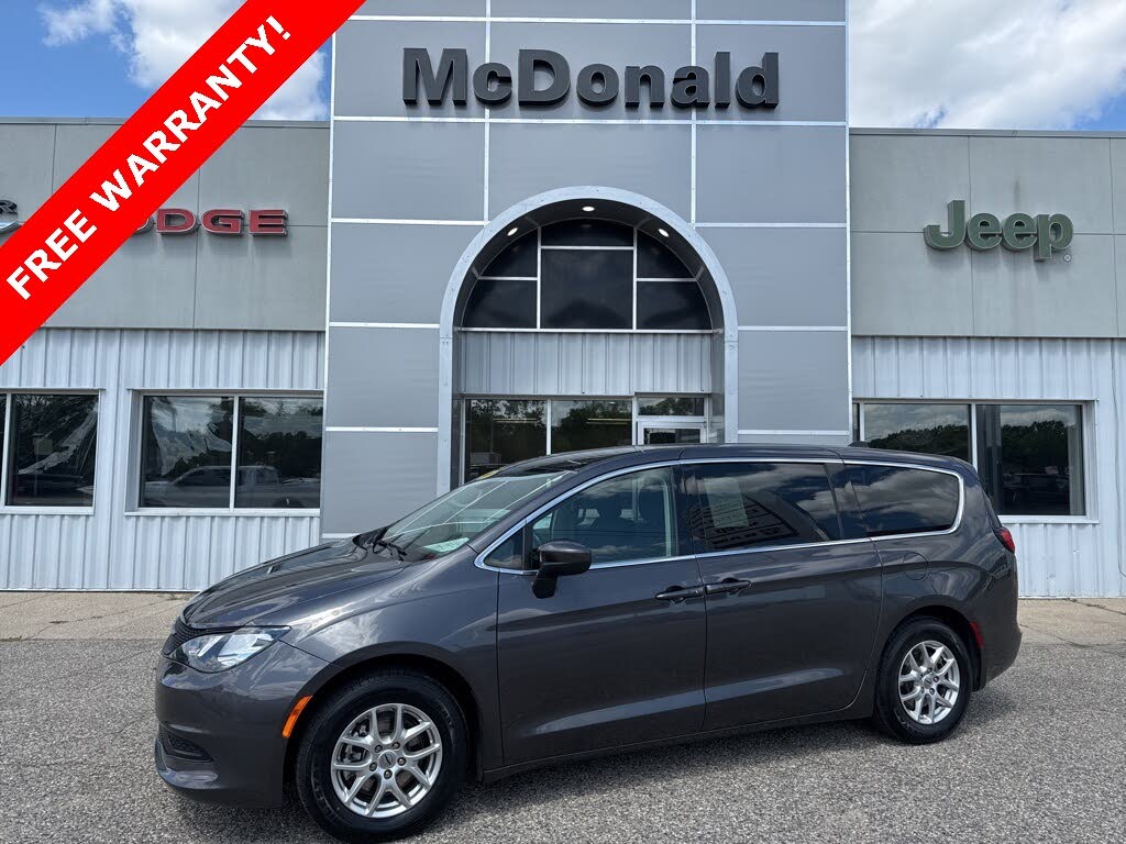 2023 Chrysler Voyager LX FWD