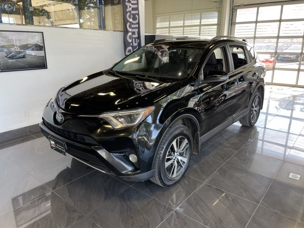 Toyota RAV4 XLE AWD 2017