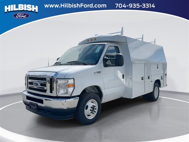 2025 Ford E-Series Chassis E-350 SD Cutaway SB DRW RWD