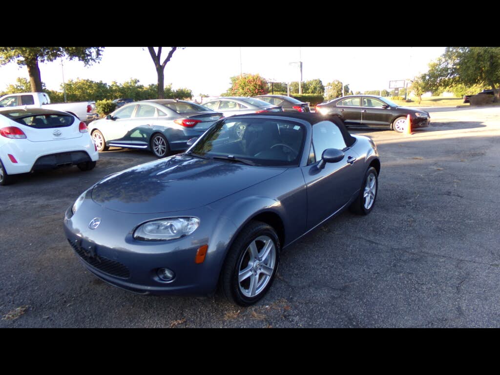 2008 Mazda MX-5 Miata Sport Hardtop Convertible