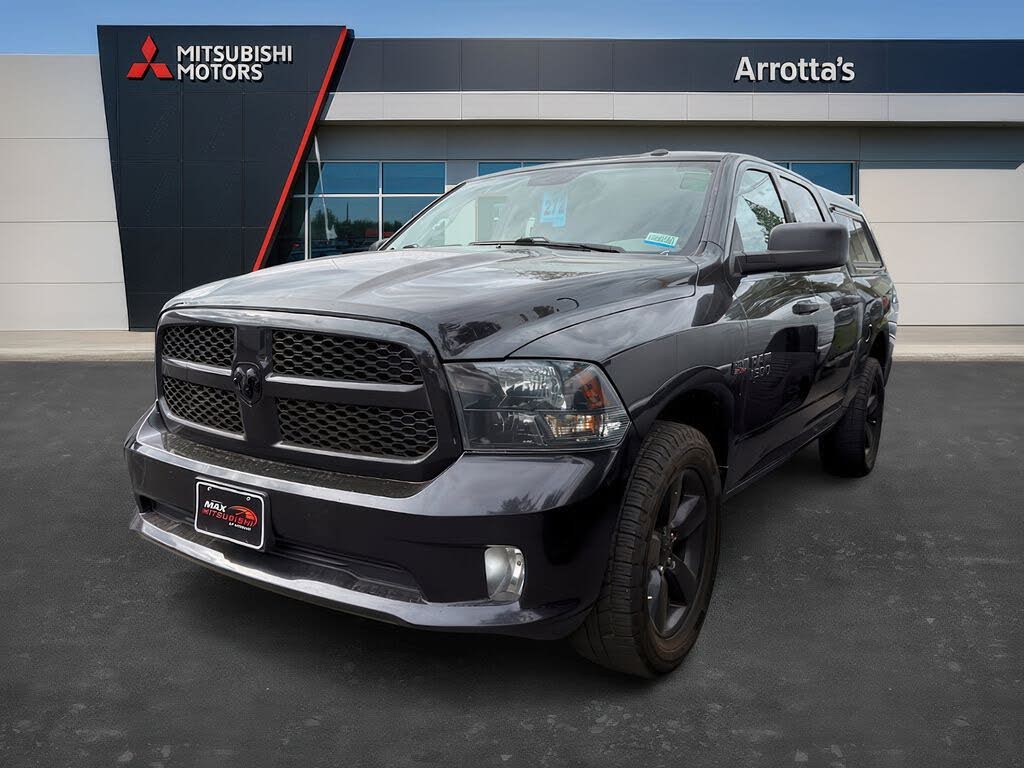 2016 RAM 1500 Express Crew Cab 4WD