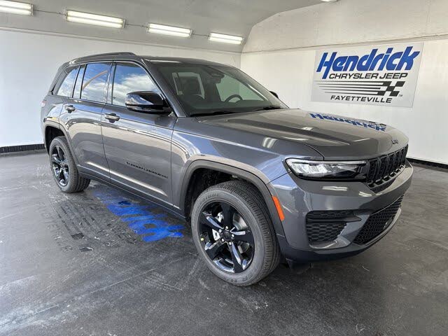 2025 Jeep Grand Cherokee Laredo 4WD