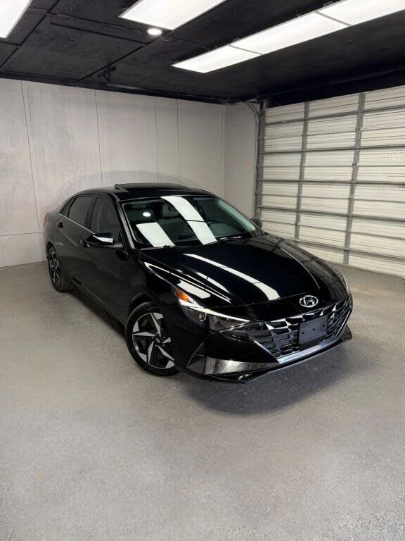 2023 Hyundai Elantra Limited FWD