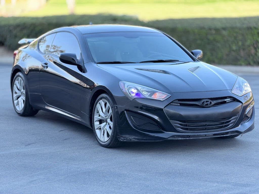 2013 Hyundai Genesis Coupe 2.0T Premium RWD