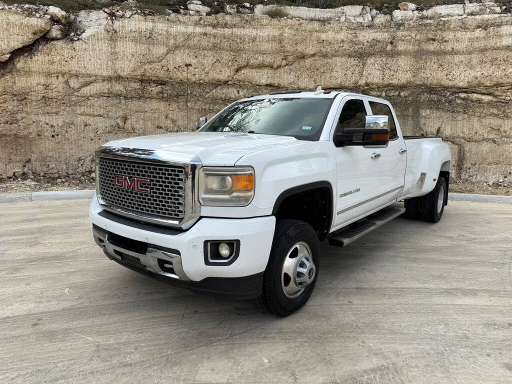 2015 GMC Sierra 3500HD Denali Crew Cab LB 4WD