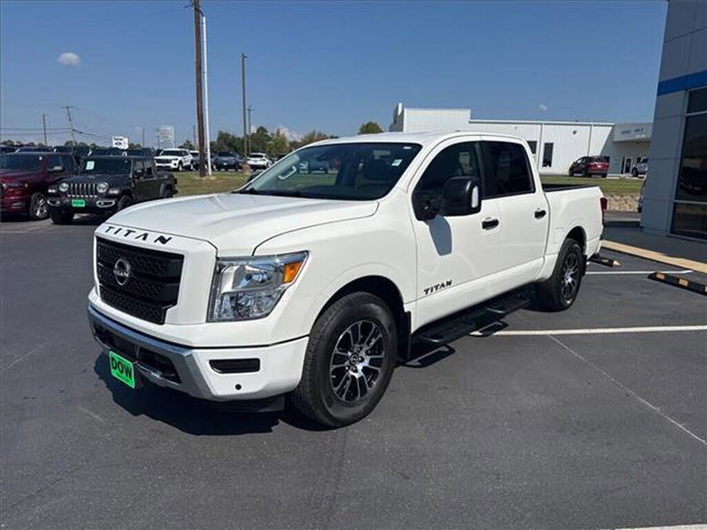 2024 Nissan Titan SV Crew Cab RWD