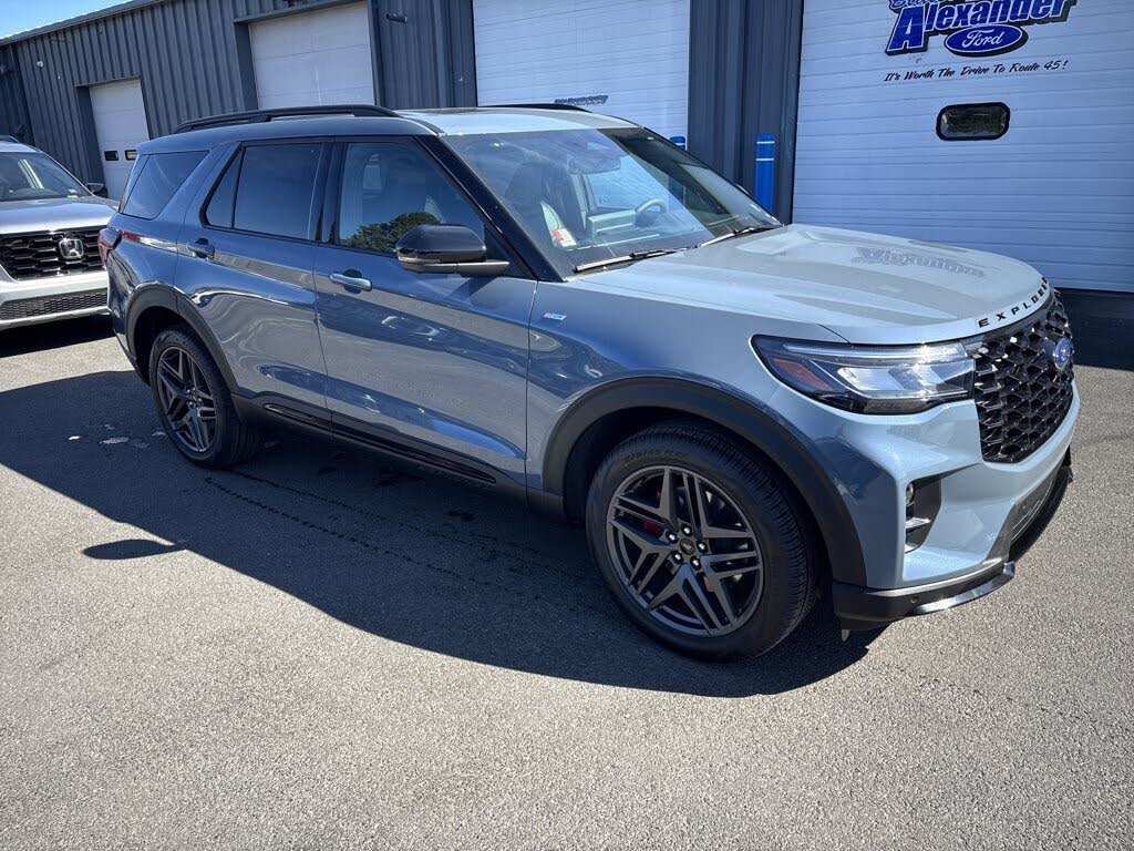 2025 Ford Explorer ST-Line AWD