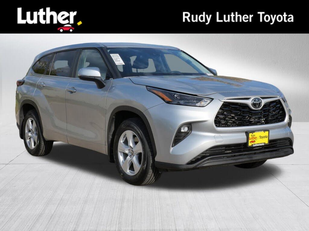 2024 Toyota Highlander LE AWD