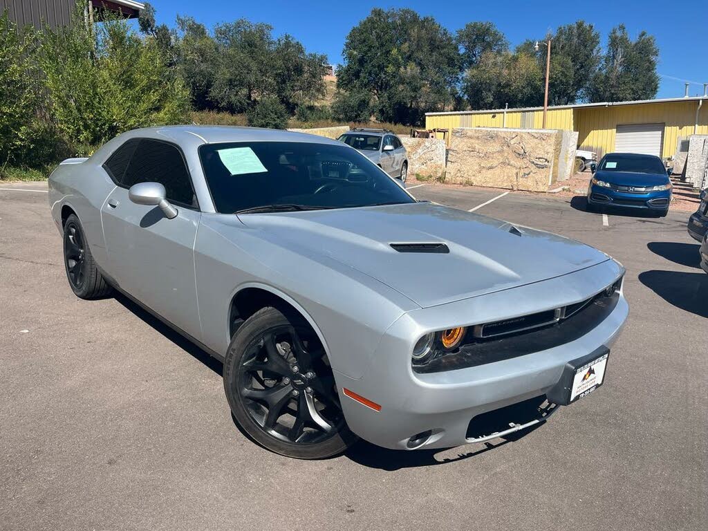 2019 Dodge Challenger SXT RWD