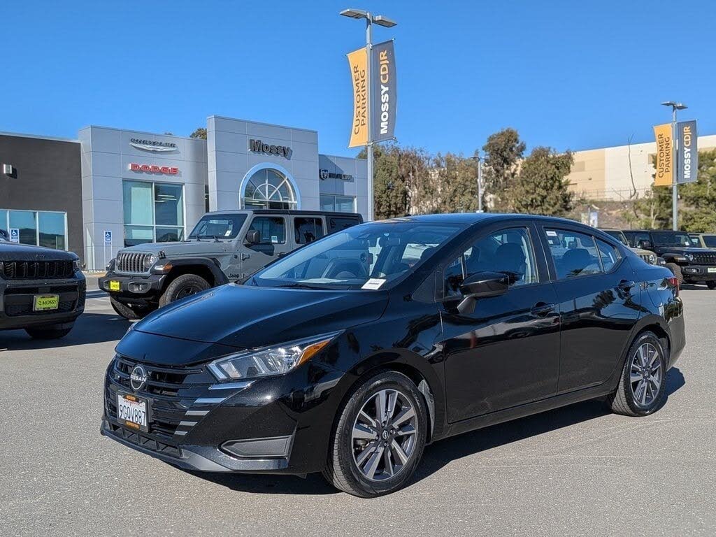 2023 Nissan Versa SV FWD