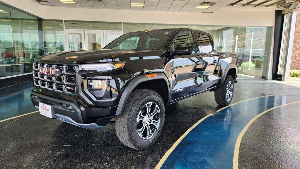 2025 GMC Canyon AT4 Crew Cab 4WD