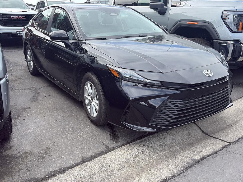 2025 Toyota Camry LE FWD