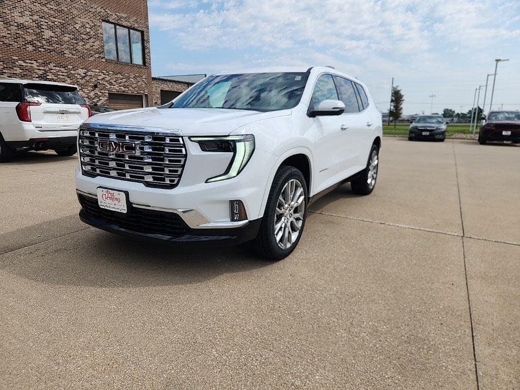 2026 GMC Acadia Denali AWD