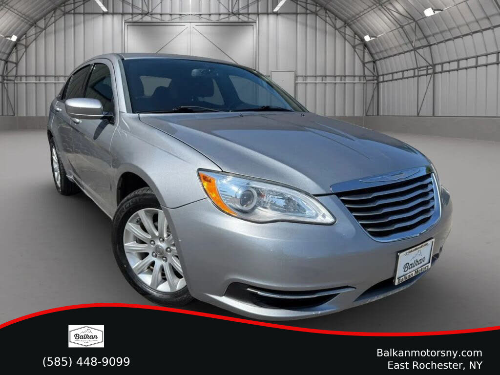 2013 Chrysler 200 Touring Sedan FWD