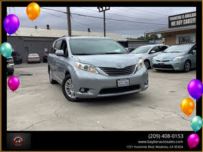 Toyota Sienna XLE 7-Passenger Auto Access Seat