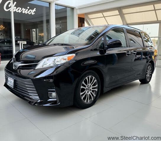 2018 Toyota Sienna XLE 8-Passenger FWD