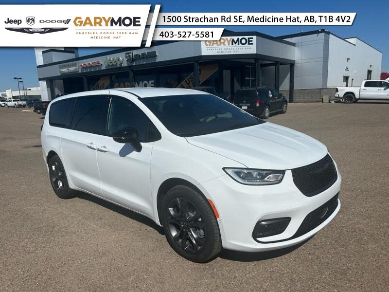 2026 Chrysler Pacifica Select AWD