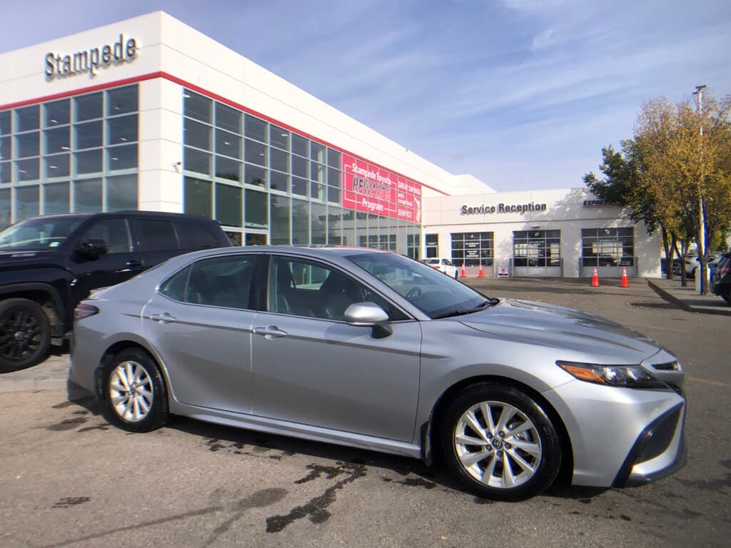 Toyota Camry SE FWD 2023