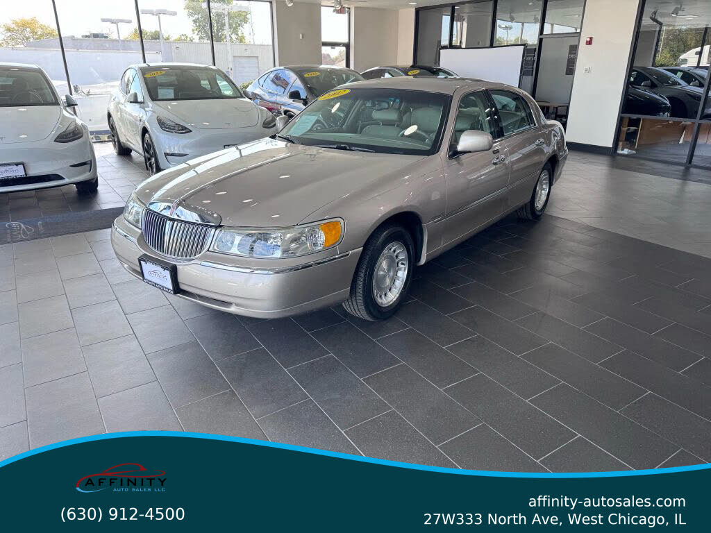2002 Lincoln Town Car Executive