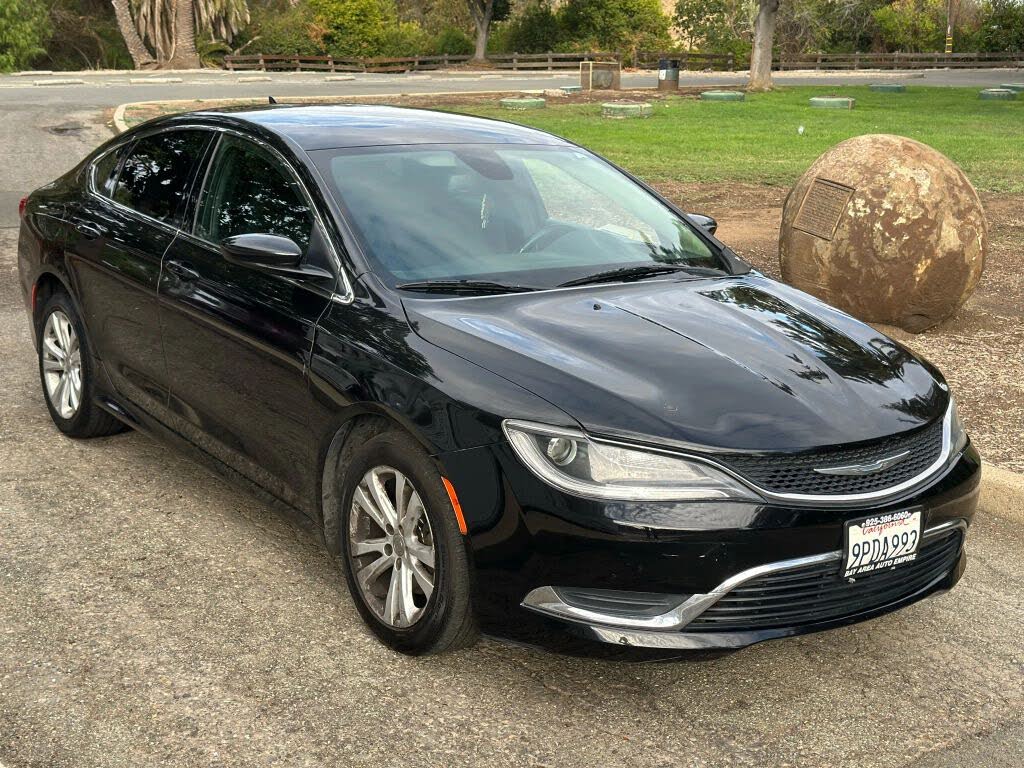 2016 Chrysler 200 Limited Sedan FWD