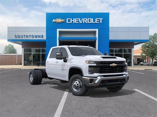 2025 Chevrolet Silverado 3500HD Chassis Work Truck Crew Cab 4WD