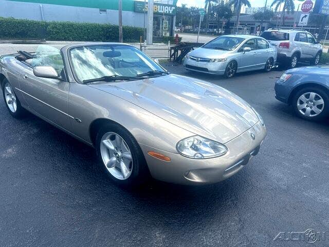 1998 Jaguar XK-Series XK8 Convertible RWD