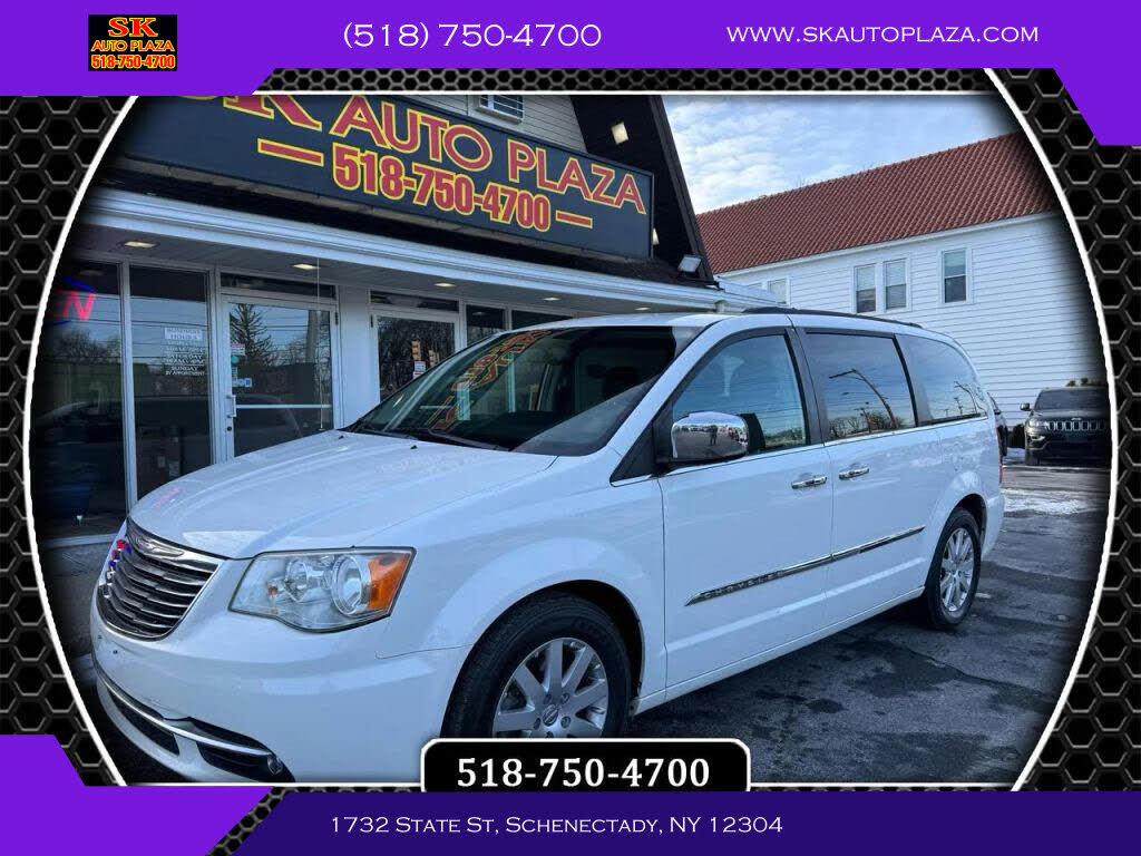 2012 Chrysler Town & Country Touring-L FWD