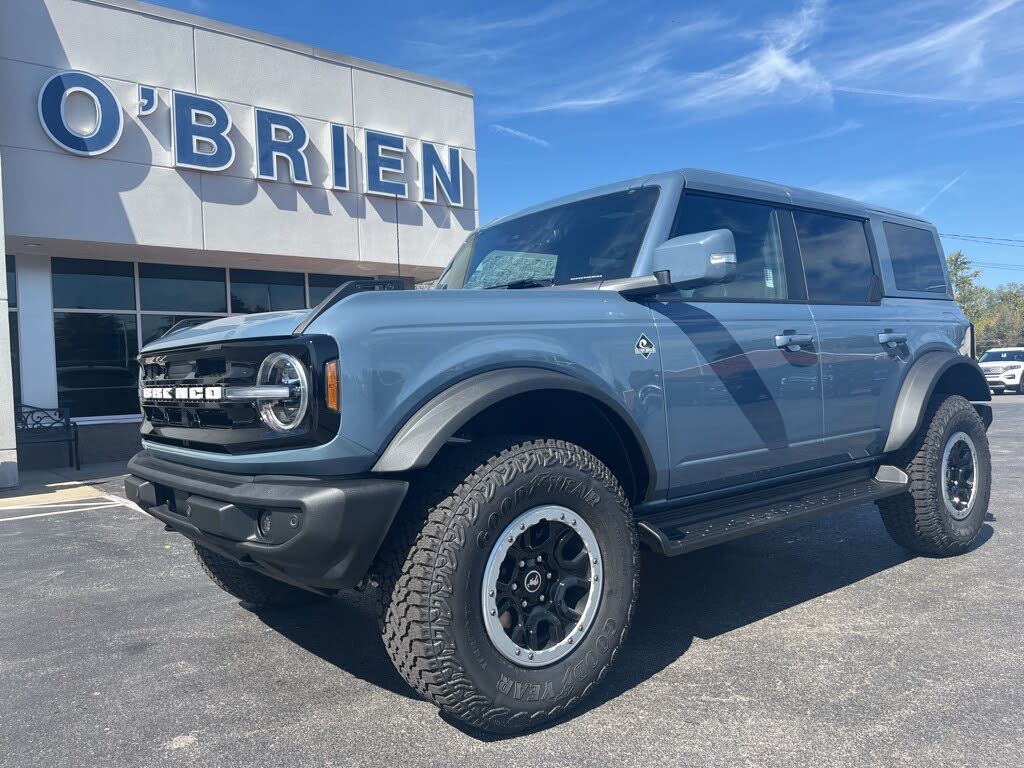 2025 Ford Bronco Outer Banks 4-Door 4WD