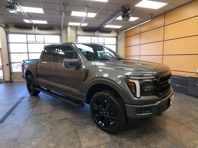 2025 Ford F-150 Lariat SuperCrew 4WD