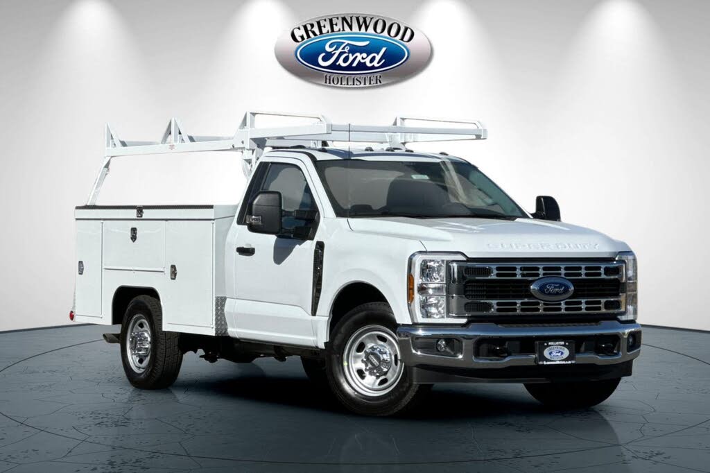 2025 Ford F-350 Super Duty Chassis XL Regular Cab RWD