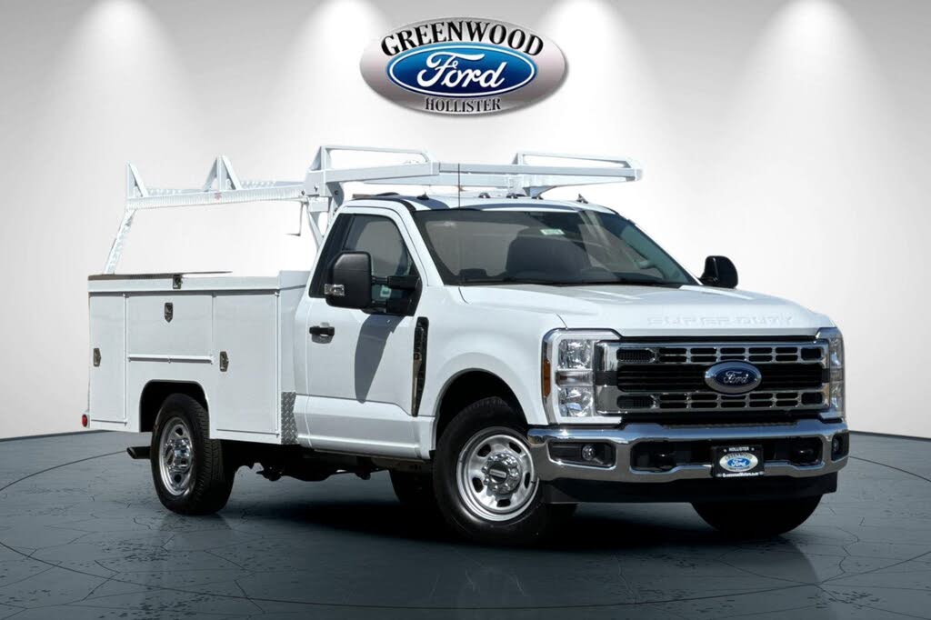 2025 Ford F-350 Super Duty Chassis XL Regular Cab RWD