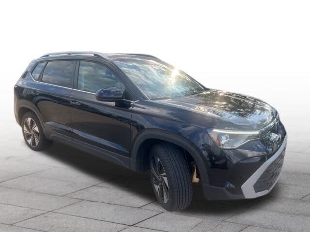 2025 Volkswagen Taos SE 4Motion