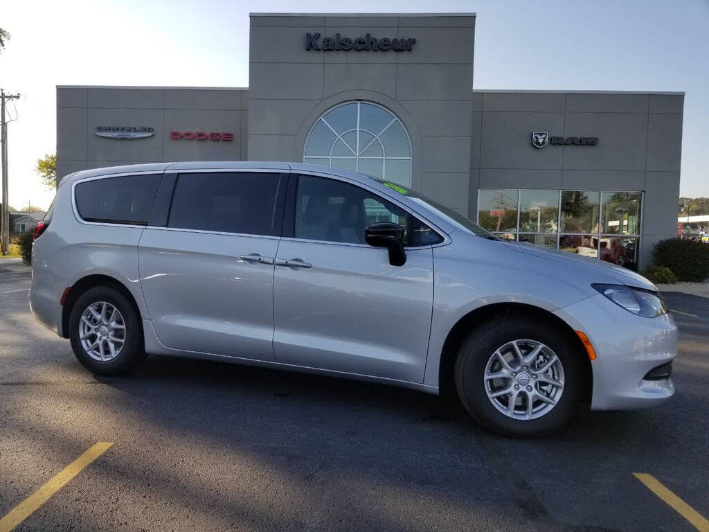 2026 Chrysler Voyager LX FWD