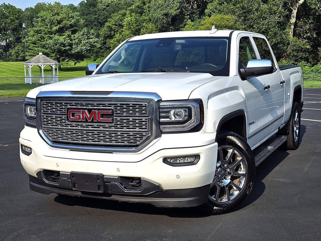 2017 GMC Sierra 1500 Denali Crew Cab 4WD