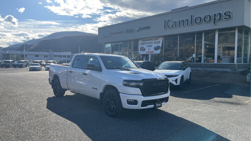 2025 RAM 1500 Laramie Crew Cab 4WD